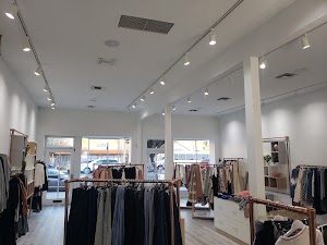 Estees Boutique place picture